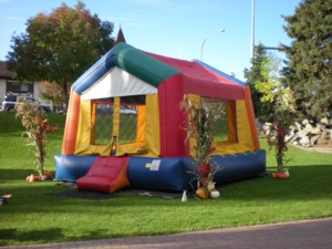 Moonwalk bouncy house